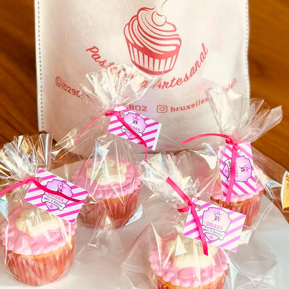 Cupcakes con decoraciones en pasta americana - Imagen 4