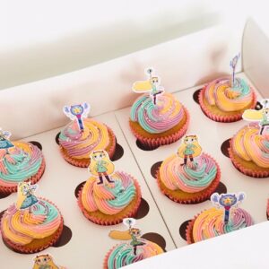 Cupcakes con decoraciones en buttercream