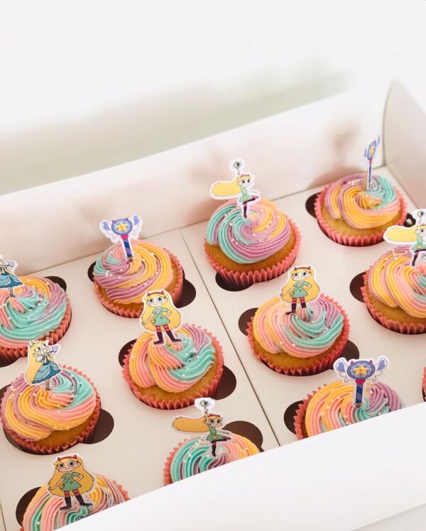Cupcakes con decoraciones en buttercream