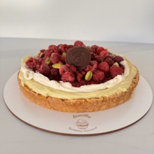 Blondie con pistachos y frambuesas